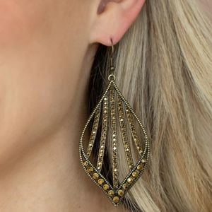 Showcase Sparkle Brass Earrings 🤎